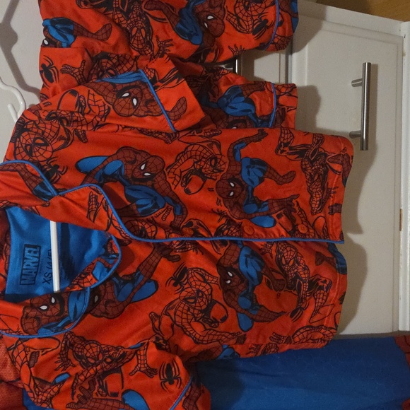 Spiderman - Picture 2 of 3